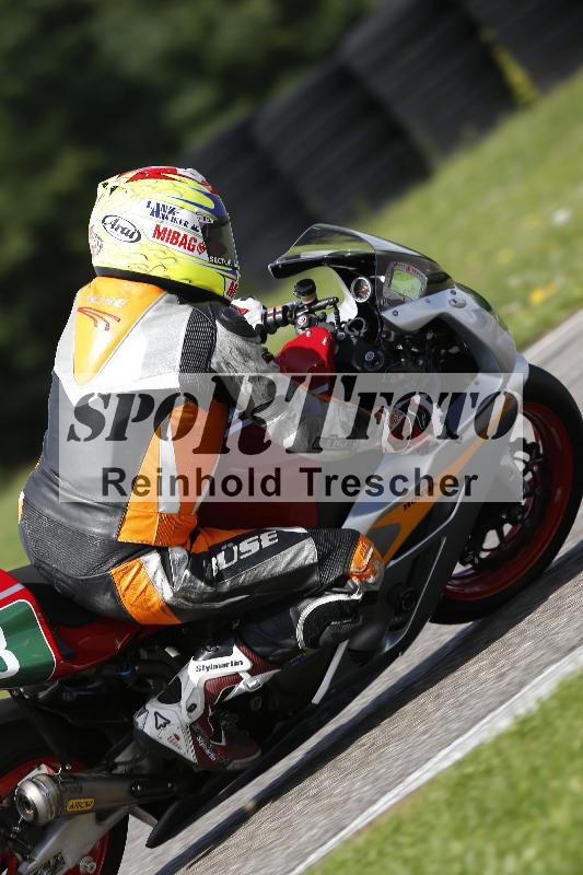 /53 16.09.2025 Track Day Domi Aegerter ADR/Gruppe rot/backside